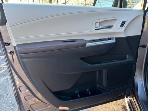 Used 2021 Toyota Sienna Platinum image 10
