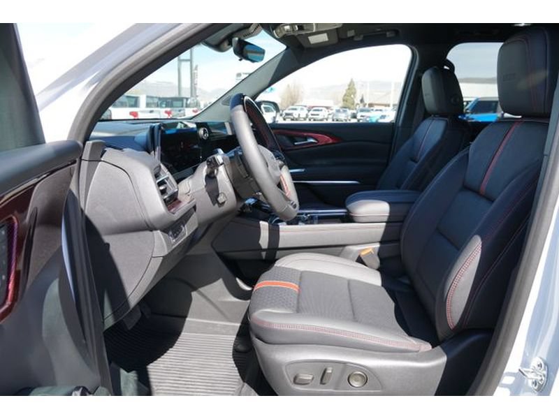 New 2026 Chevrolet Traverse RS w/ LPO, Floor Liner Package AWD/4WD image 7