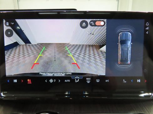 Used 2025 Ford Expedition Max Platinum w/ Platinum Ultimate Package image 17