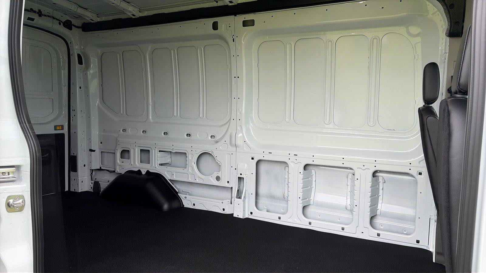 New 2026 Ford Transit 250 148 Medium Roof RWD image 16