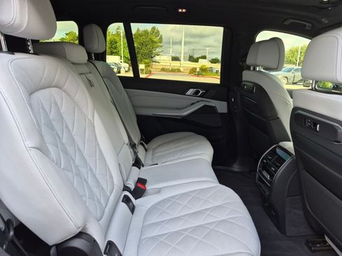 Used 2024 BMW X7 xDrive40i w/ M Sport Package AWD/4WD image 21