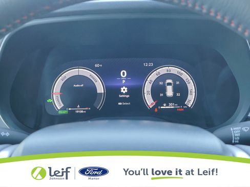 Used 2025 Toyota Sienna XSE image 21