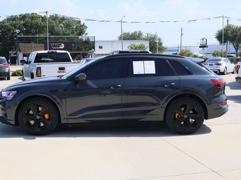 Used 2022 Audi e-tron Premium Plus w/ Premium Plus Package AWD/4WD image 6
