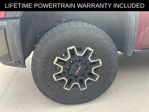 Used 2024 GMC Sierra 2500 AT4X image 4