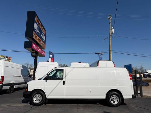 Used 2020 Chevrolet Express 3500 3500 3dr Extended Cargo Van w/ Driver Convenience Package image 4