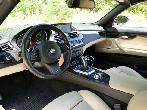 Used 2016 BMW Z4 sDrive35i image 2