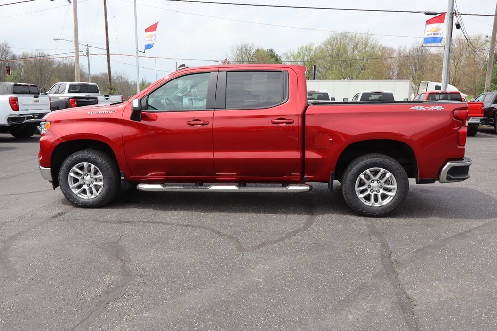 Used 2023 Chevrolet Silverado 1500 LT w/ Protection Package AWD/4WD image 26