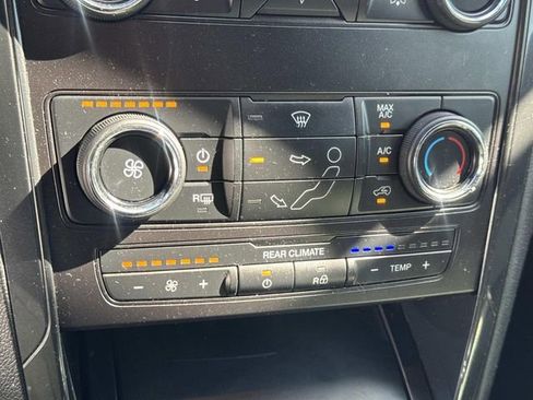 Certified 2019 Ford Explorer XLT image 14