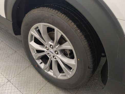 Used 2023 Ford Explorer Limited w/ Equipment Group 301A image 31