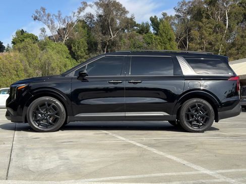 Used 2025 Kia Carnival SX Prestige FWD image 6