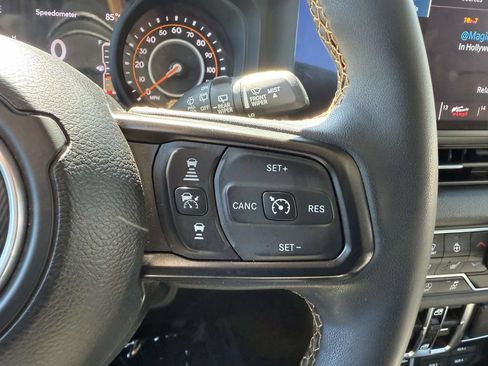 Used 2024 Jeep Wrangler Unlimited Sport AWD/4WD image 23