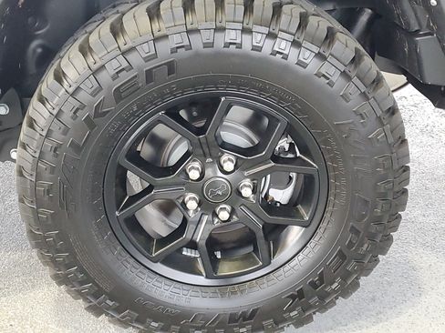 Used 2024 Jeep Wrangler Unlimited Sport AWD/4WD image 7