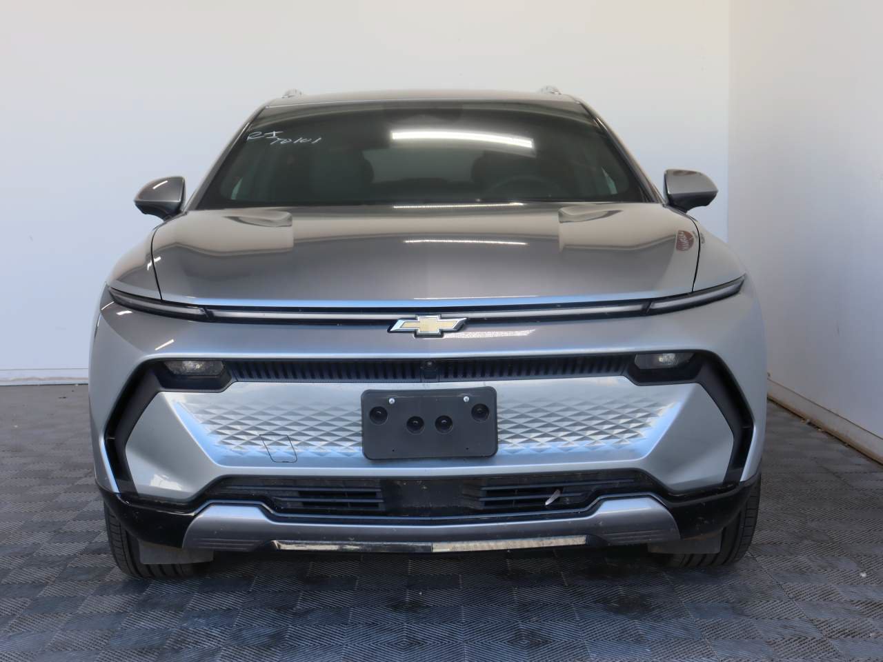 Certified 2024 Chevrolet Equinox EV LT w/ LPO, Active Package FWD image 2