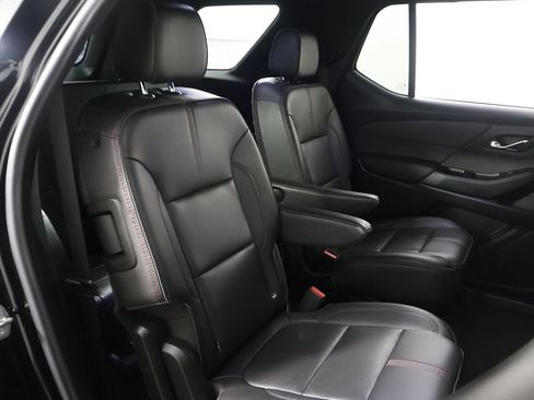 Used 2023 Chevrolet Traverse RS AWD/4WD image 38