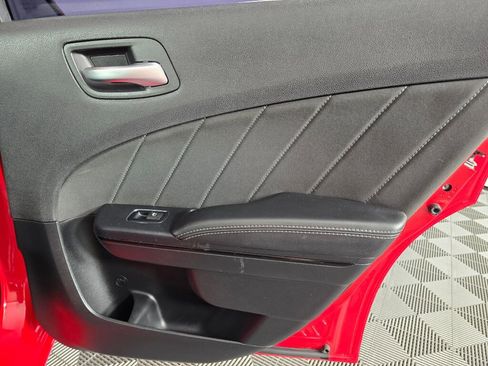 Used 2017 Dodge Charger R/T w/ Blacktop Package image 36