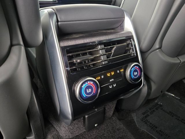 Certified 2023 Land Rover Range Rover SE AWD/4WD image 13