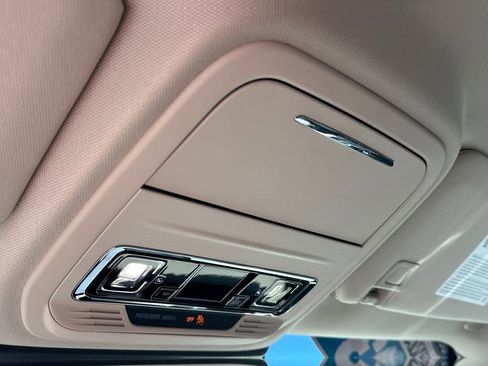 Used 2023 Lincoln Corsair Reserve FWD image 18