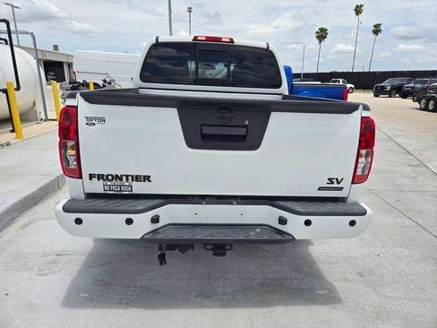 Used 2021 Nissan Frontier SV w/ Midnight Edition Floor Mats RWD image 4