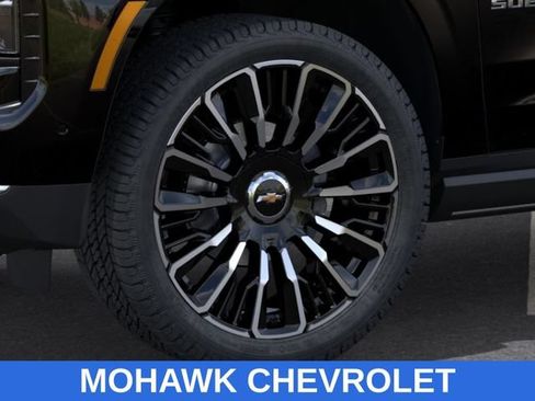 New 2026 Chevrolet Suburban High Country AWD/4WD image 9
