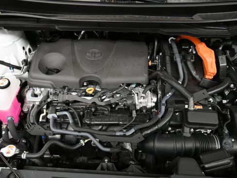 Certified 2025 Toyota Sienna LE image 35