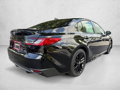 Used 2026 Toyota Camry SE FWD image 3