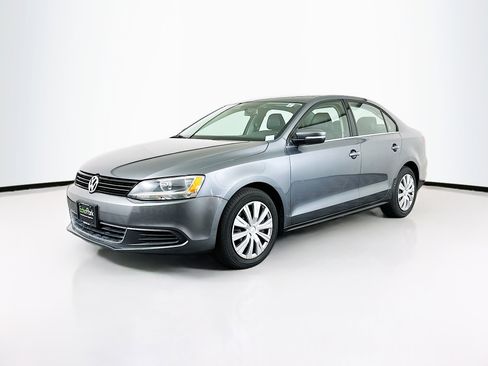 Used 2013 Volkswagen Jetta SE image 3