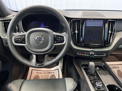 Used 2022 Volvo XC60 B5 R-Design image 31