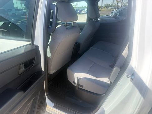 Used 2025 Toyota Tacoma SR5 AWD/4WD image 7