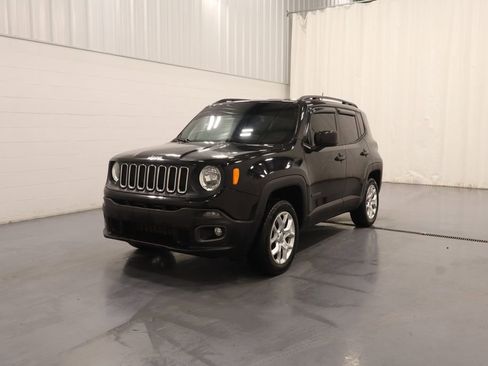 Used 2018 Jeep Renegade Latitude AWD/4WD image 6