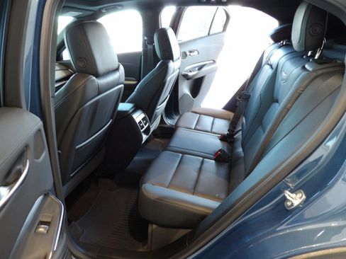 Used 2024 Cadillac XT4 Premium Luxury image 17