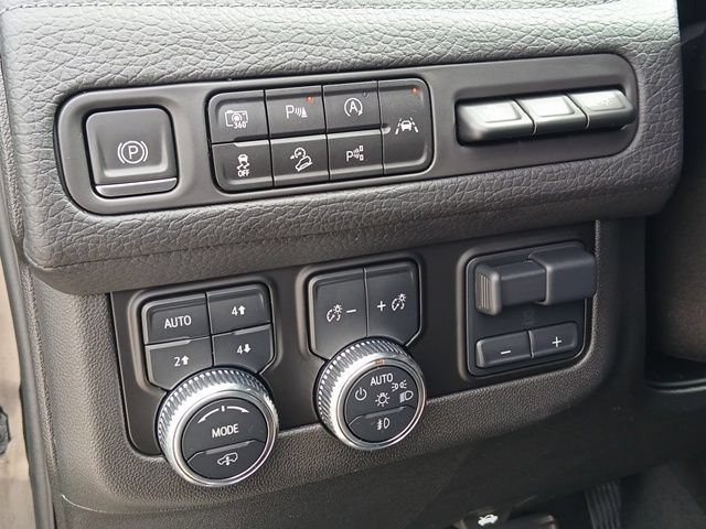 Certified 2024 GMC Yukon Denali w/ Advanced Technology Package AWD/4WD image 17