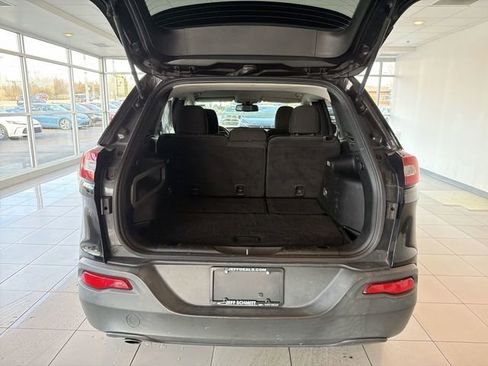 Used 2016 Jeep Cherokee Latitude w/ Cold Weather Group image 15