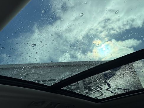 Used 2025 Volvo XC60 B5 Plus image 24