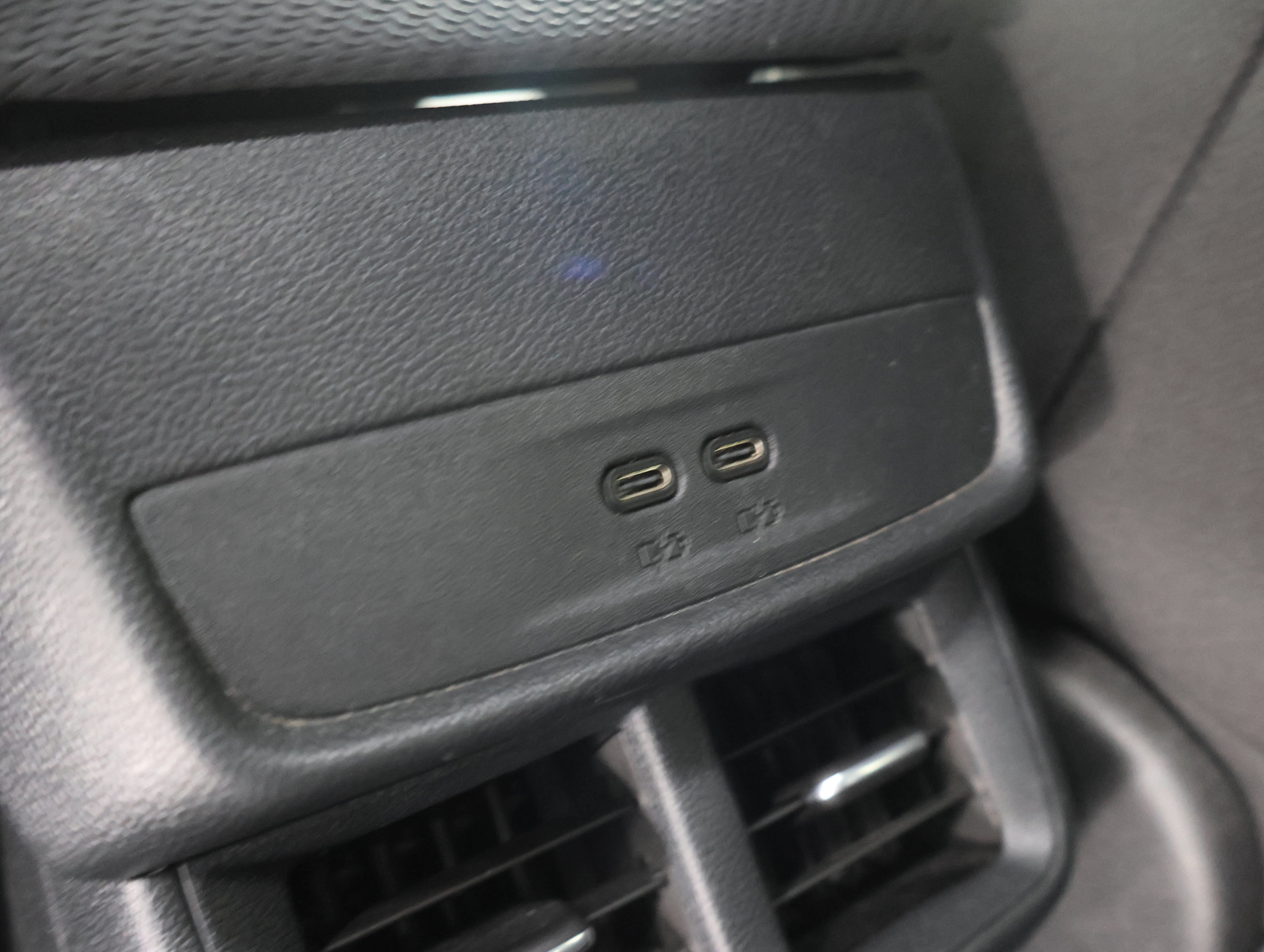 Used 2026 Chevrolet Equinox LT AWD/4WD image 32