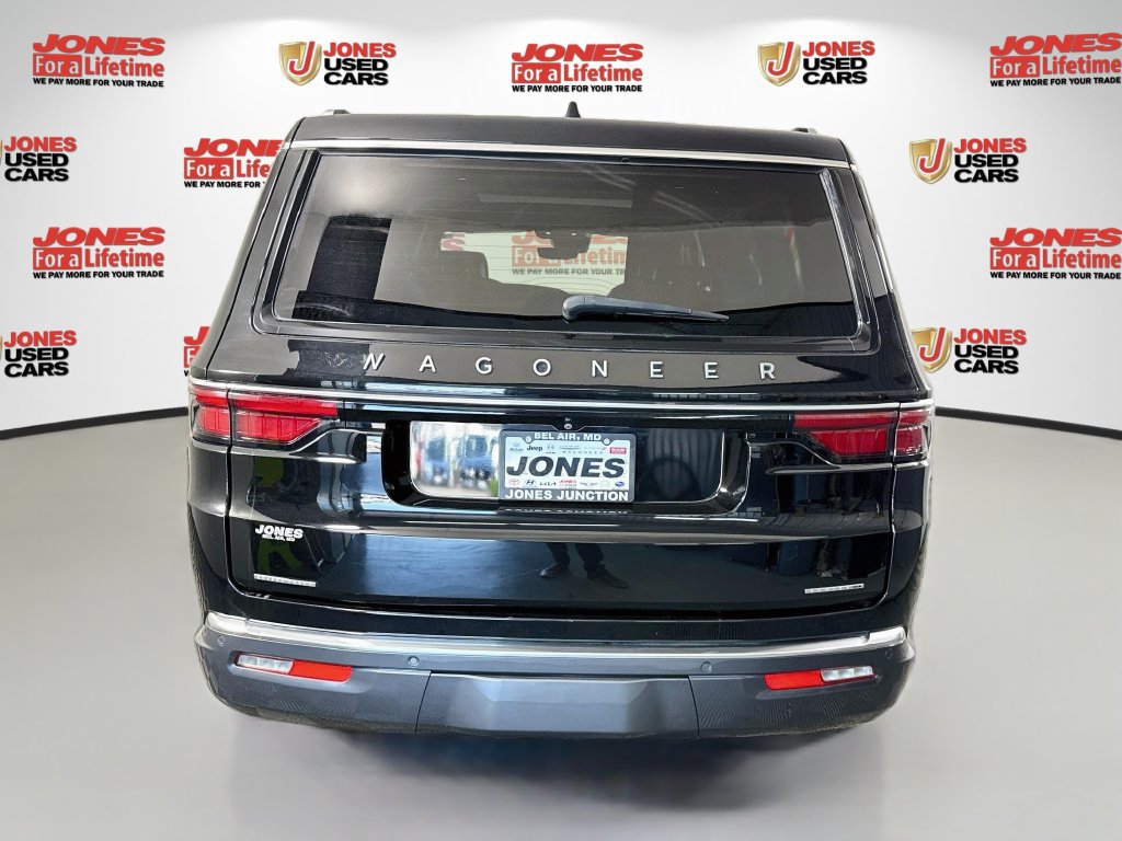 Used 2022 Jeep Wagoneer Series III w/ Premium Group I AWD/4WD image 15