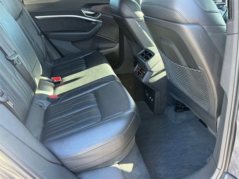 Used 2019 Audi e-tron Prestige w/ Prestige Package image 20