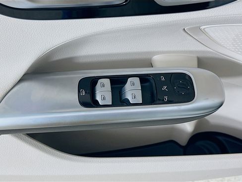 Used 2026 Mercedes-Benz C 300 4MATIC Sedan image 22