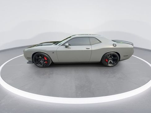 Used 2017 Dodge Challenger SRT Hellcat RWD image 5