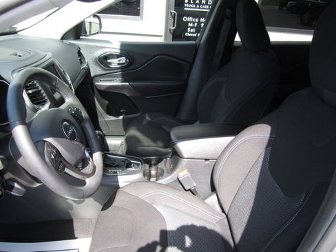 Used 2021 Jeep Cherokee Sport w/ Popular Appearance Group AWD/4WD image 7