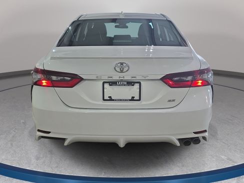 Used 2022 Toyota Camry SE FWD image 7