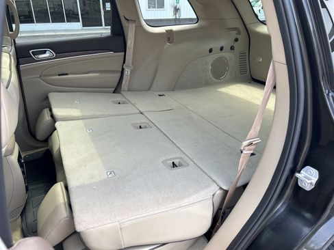 Used 2018 Jeep Grand Cherokee Overland AWD/4WD image 35