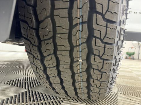 Used 2024 Chevrolet Traverse Z71 w/ Enhanced Driving Package image 13