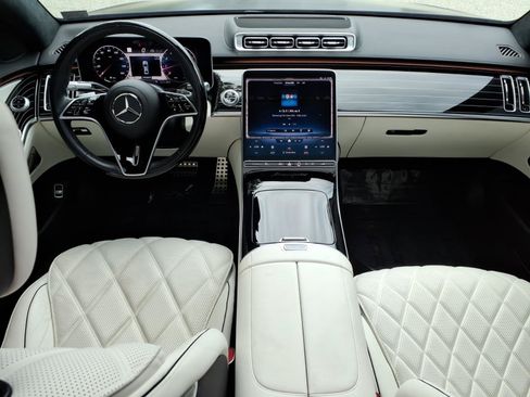 Used 2022 Mercedes-Benz S 580 4MATIC Sedan w/ AMG Line Package image 10