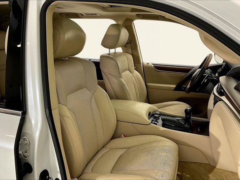 Used 2019 Lexus LX 570 4WD w/ Luxury Package image 30