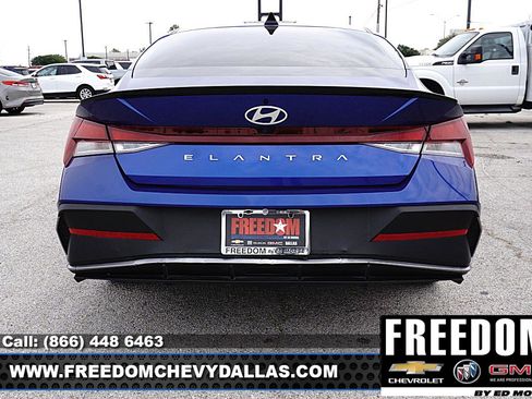 Used 2025 Hyundai Elantra Sport FWD image 36