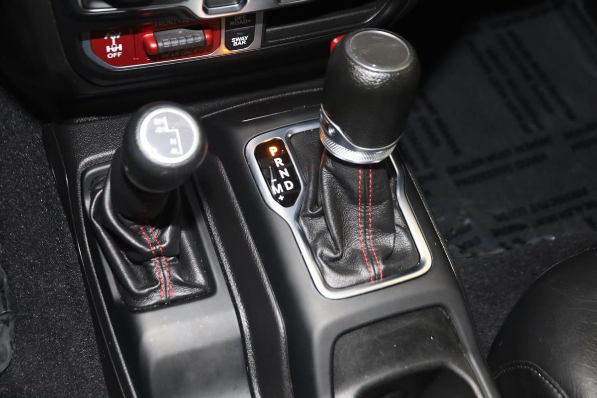 Used 2022 Jeep Gladiator Rubicon w/ LED Lighting Group AWD/4WD image 7