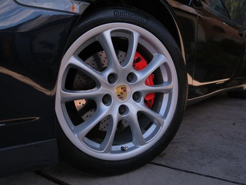 Used 2004 Porsche 911 Carrera 4S AWD/4WD image 38