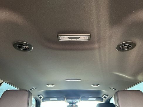 Used 2023 Chevrolet Tahoe Z71 w/ Z71 Off-Road Package image 32