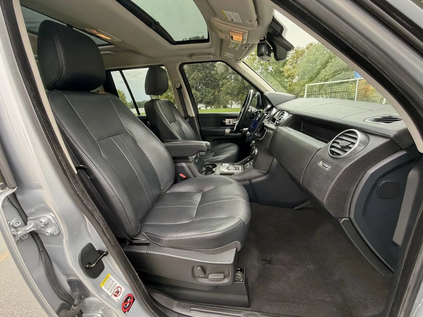 Used 2016 Land Rover LR4 HSE AWD/4WD image 35