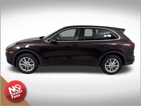 Used 2016 Porsche Cayenne w/ Premium Package AWD/4WD image 6